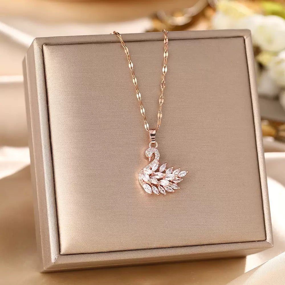 Gold Plated Swan Pendant Necklace with Sparkling Zircon - Elegant Clavicle Chain Jewelry for Women