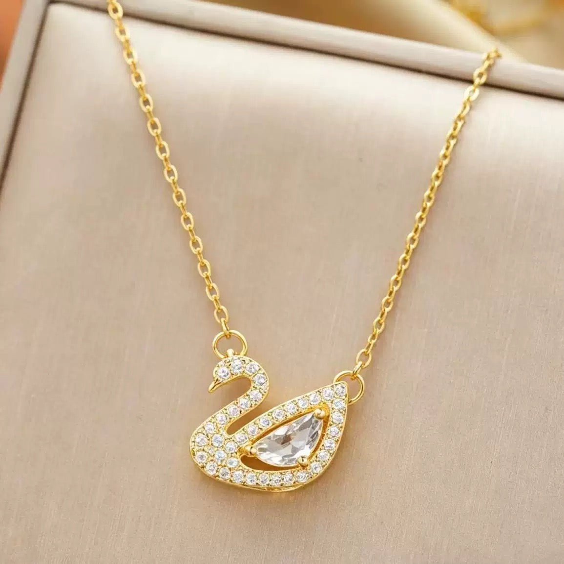 Elegant swan necklace with sparkling colored